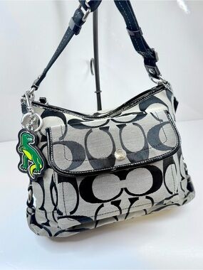 Vintage Coach Signature C Black & Gray Canvas Shoulder Bag Flap Pocket Y2K Purse